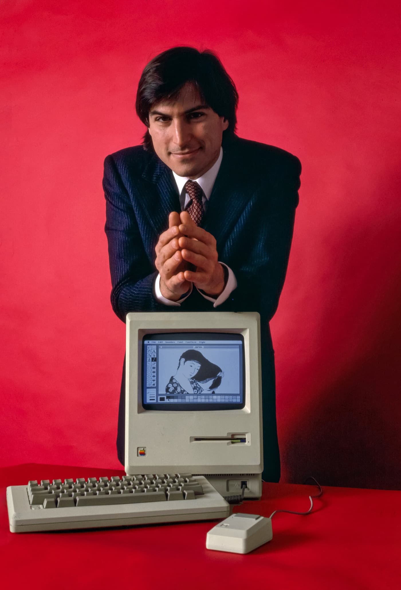 Steve Jobs and the Macintosh, January 1984. Photograph by Bernard Gotfryd. A memory of one's own.
